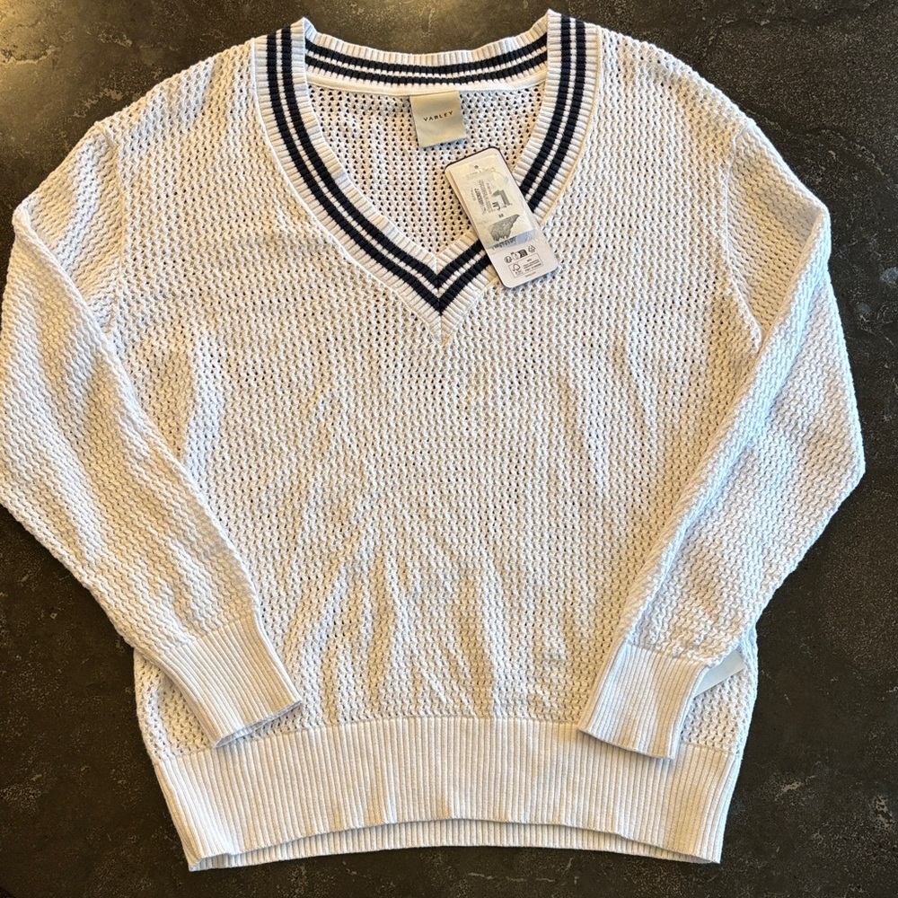 Hadley V-Neck Mesh Knit Sweater – White/Blue Nights – Women’s Size M